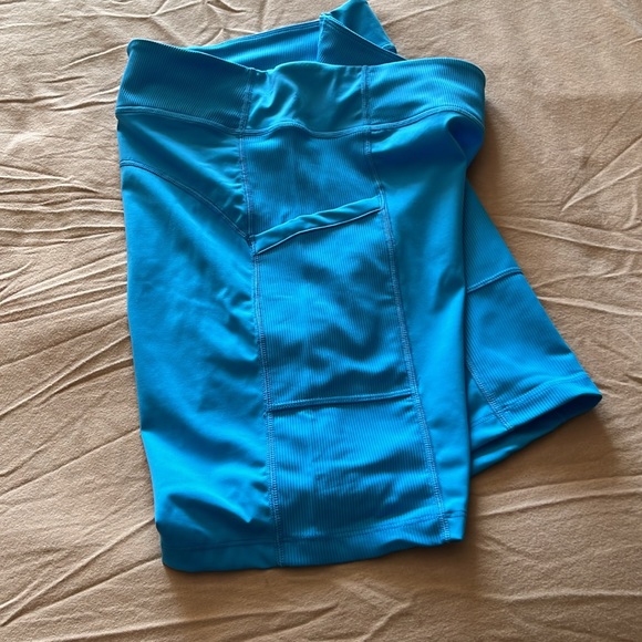 NWT Free People Movement yoga shorts with pockets - Picture 3 of 10